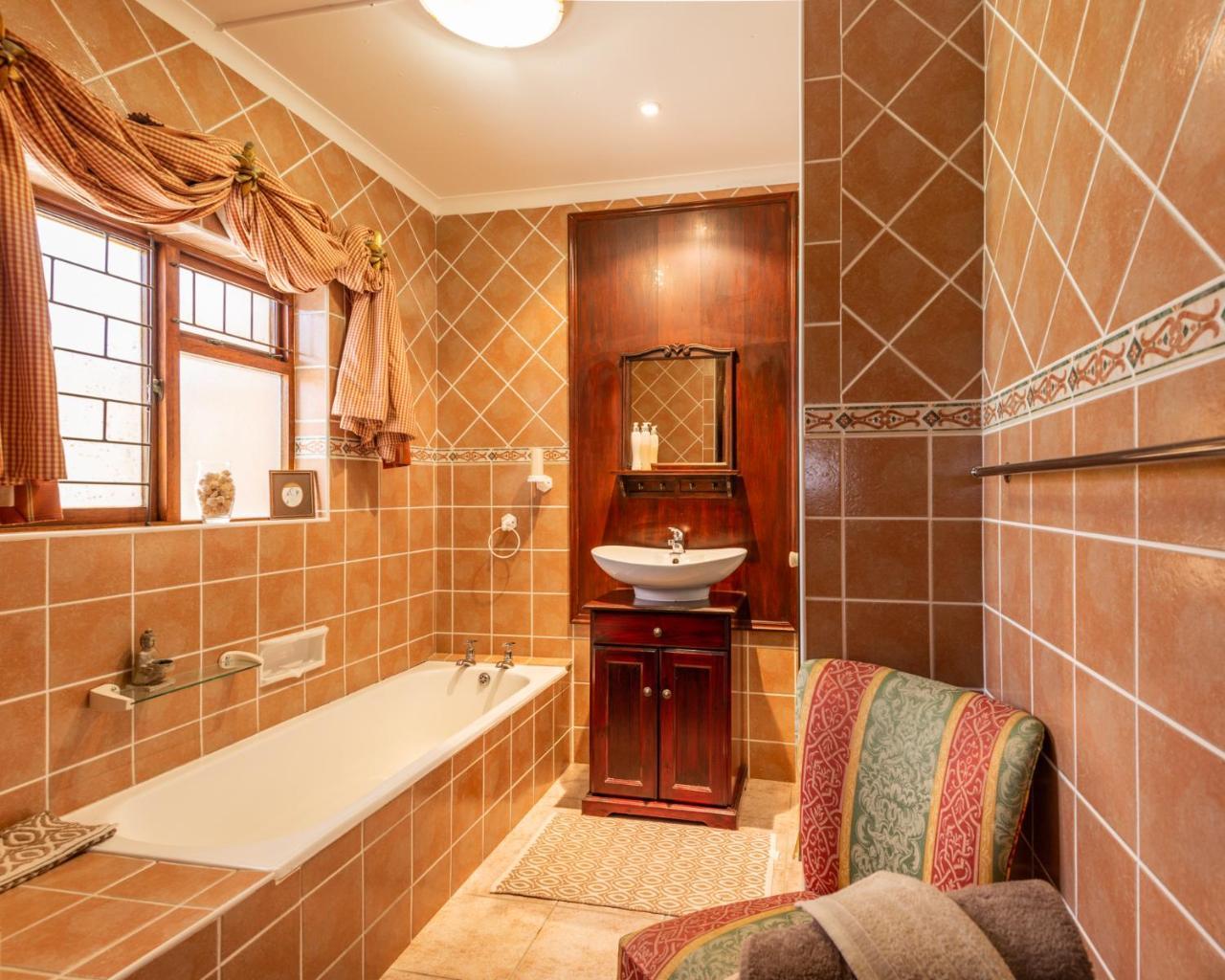 Brown Jug Guest House Херманус Экстерьер фото