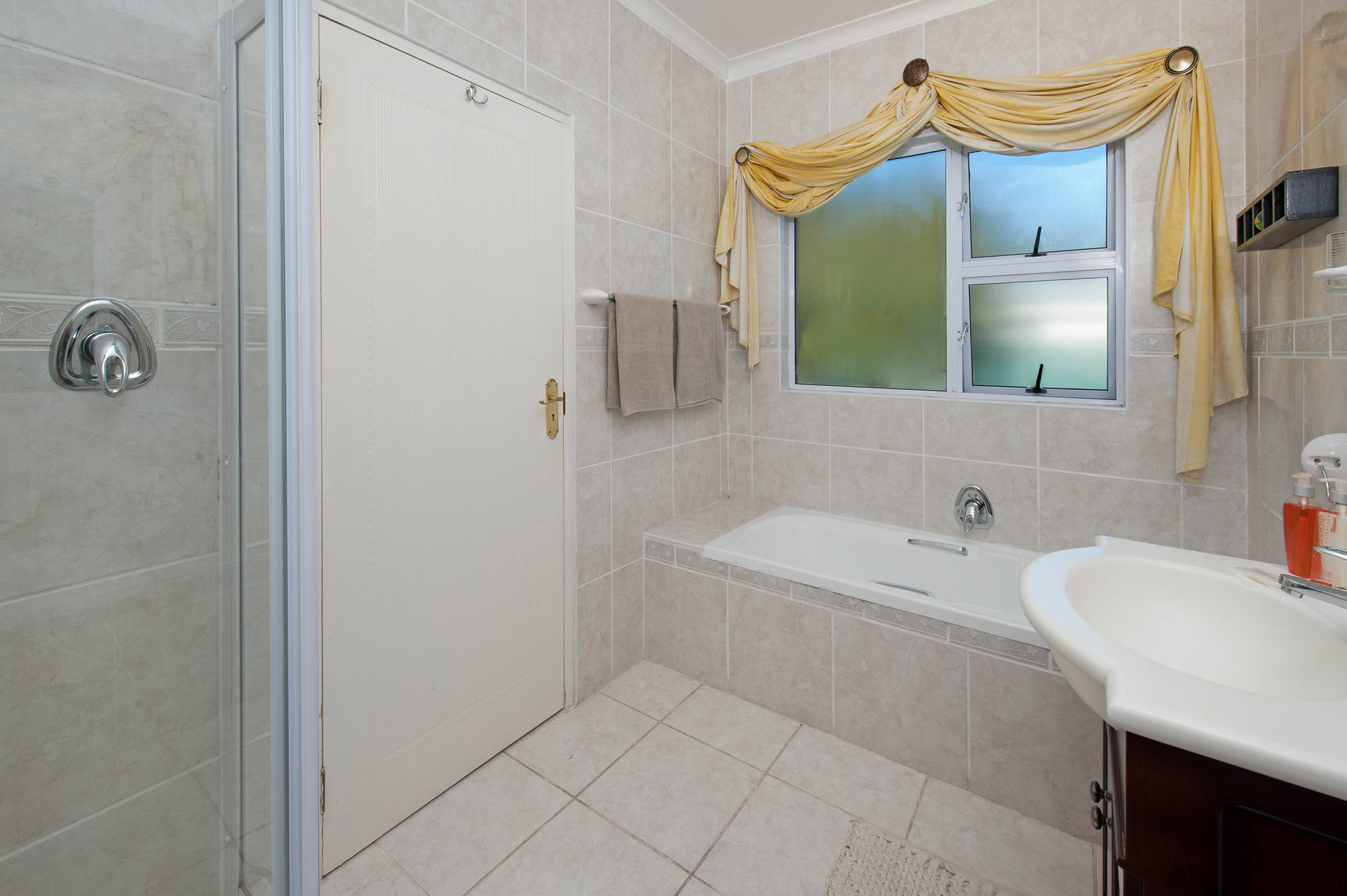 Brown Jug Guest House Херманус Экстерьер фото